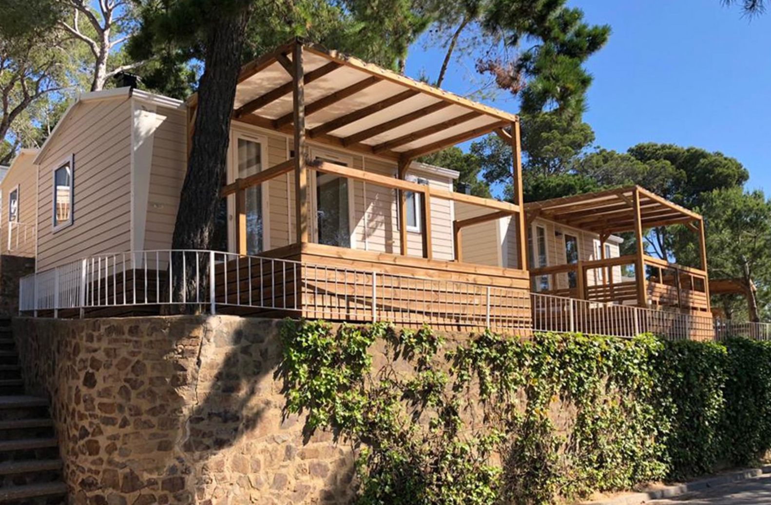 residences-trigano-mobil-home-2chambres-evolution24-exterieur2